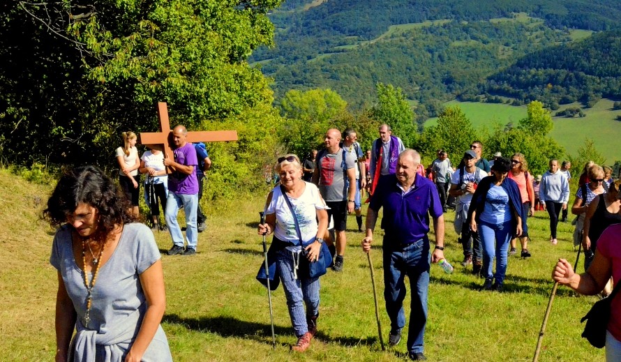 Krížová cesta v Dolnej Porube